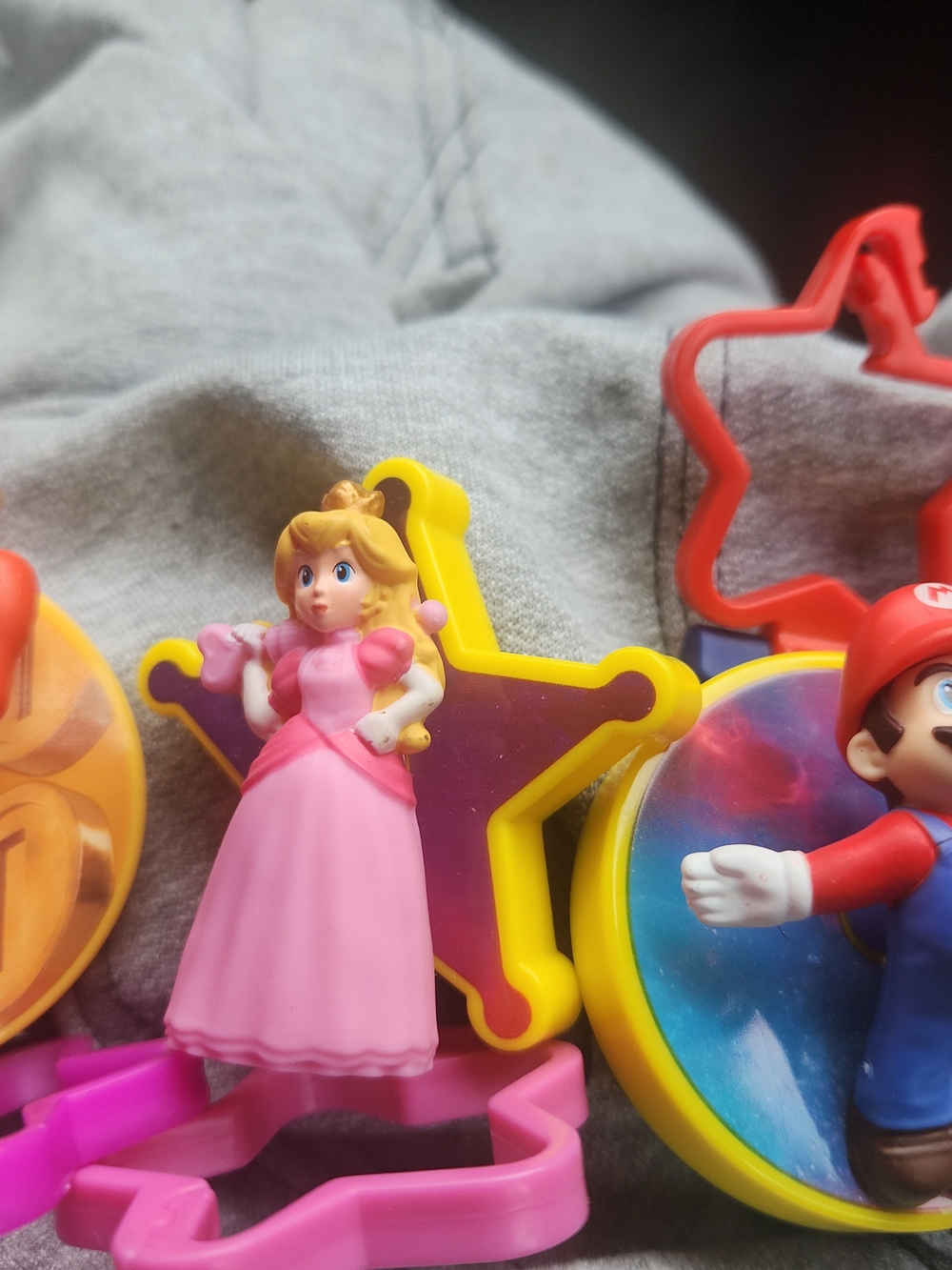 Nintendo Princess Peach Pink and Yellow Figurine Playset. Mario Galaxy Toys